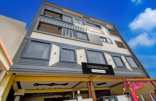 Gorakhpur House | Classic With Balcony Taramandal