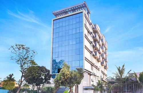 Pune House | Classic with BalconyLohegaon Near Pune Airport