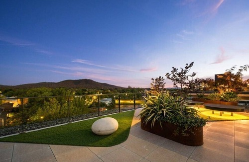 Dickson Apartment | Classy 2b2b apartment/Northbourne Ave