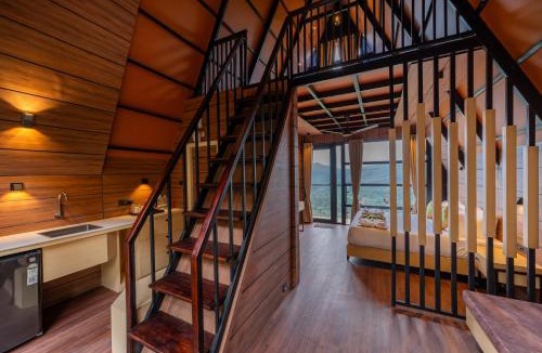 Elappara Hotel | Cliff and Cloud Vagamon