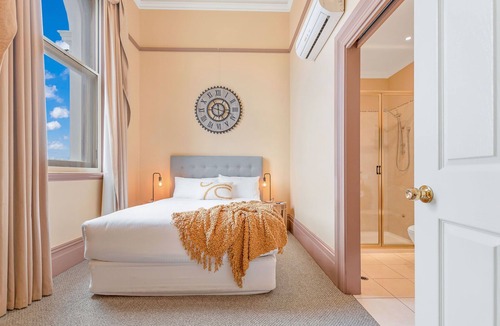Echuca Hotel | Clocktower Suites