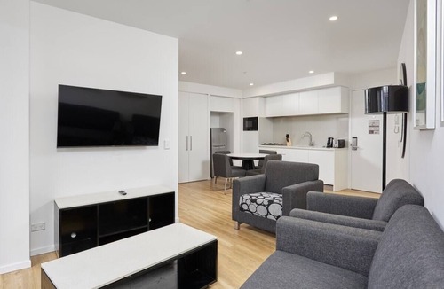 Surfers Paradise Apartment | Close to Beach 2 bedroom Apartment In Surfers