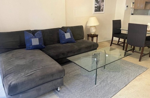 Waterloo Apartment | Close to Sydney City: 2 Bed, parking, pool & sauna