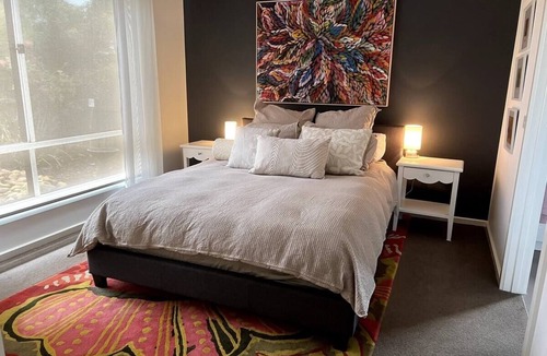 St Leonards House | Close to the beach, relaxing & modern holiday home