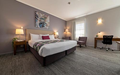 Warwick Hotel | Coachmans Inn Warwick