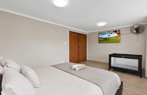 Cessnock House | Coal d' Vine Entertainer - Cessnock NSW