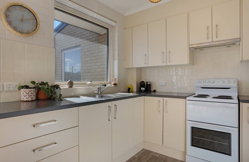 Merimbula Cabin | Coastal N Cosy at Calendo Apartments