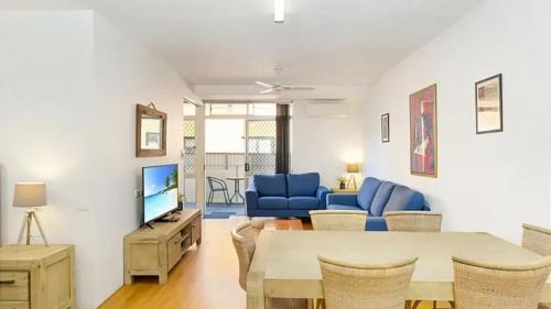 Sawtell Hotel | Coasters 2 - steps away from downtown Sawtell
