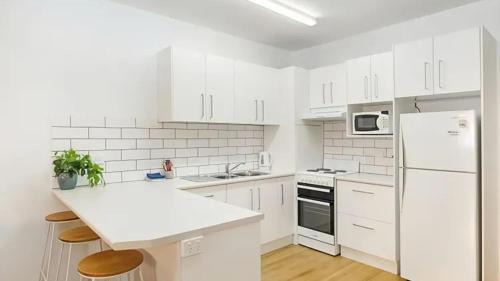 Sawtell Hotel | Coasters 2 - steps away from downtown Sawtell