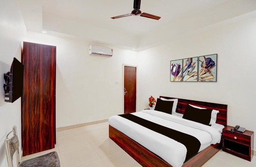 Mohangarh Hotel | Collection O Friends Colony Lucknow Formerly The Suite