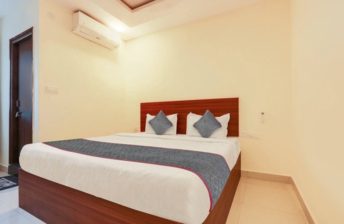 Ameerpet Hotel | Collection O Gokul Pride