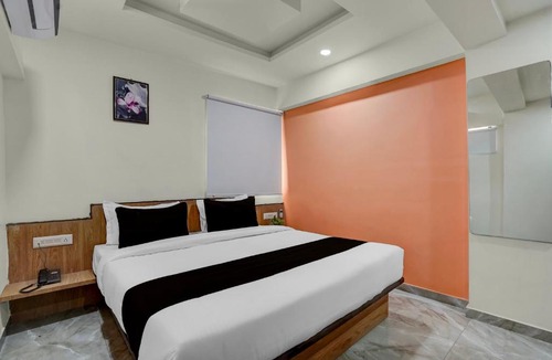 Naranpura Hotel | Collection O Hotel Orange Tree