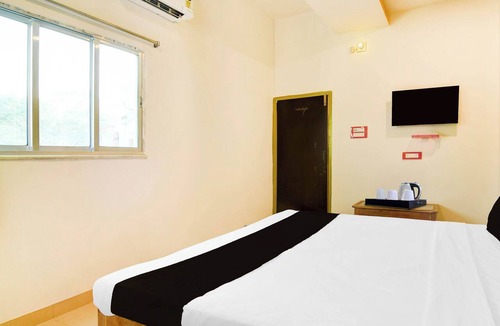 Shibpur Hotel | Collection O Howrah Botanical Garden
