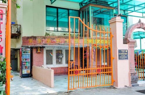 Lokhandwala Complex Hotel | Collection O Lokhandwala Andheri West Mumbai Formerly Lalsai Residency