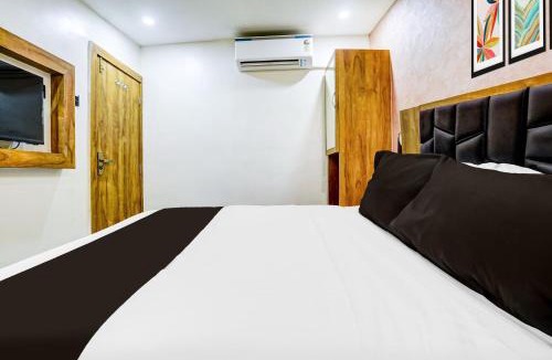 Santacruz Hotel | Collection O Mumbai Khar Road Railway Station