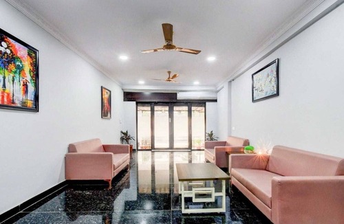 Hyderabad House | Collection O Priyadarshini Park Saroornagar