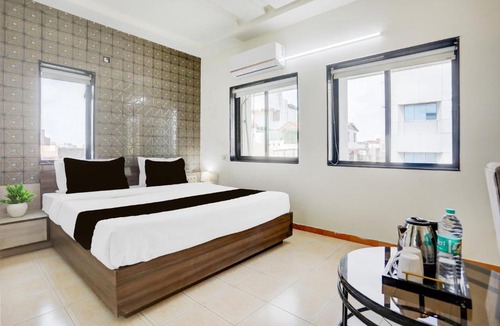 Rajkot Hotel | Collection O Rajkot Central Bus Terminal Formerly Hotel Metro