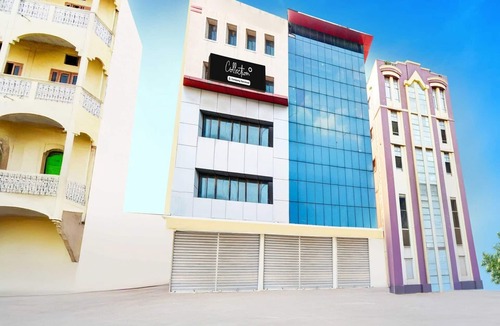 Hyderabad House | Collection O Santosh Nagar Hyderabad
