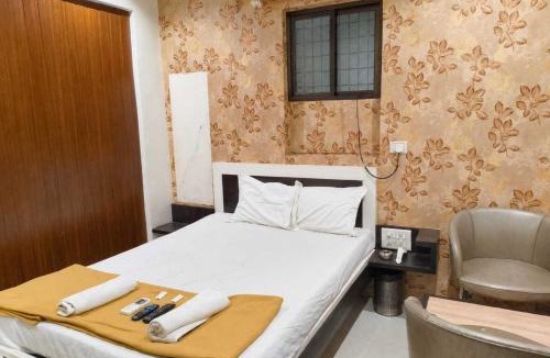 Bhayandar East Hotel | Collection O Vasai Creek Formerly Sri Sai Regency