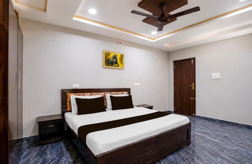 Nellore Hotel | Collection O Vedayapalem Railway Station Formerly Grand Luxury Rooms