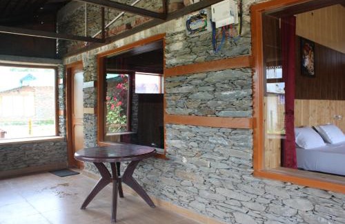 Jogindarnagar Bed & Breakfast | Colonel's Barot Highland Retreat