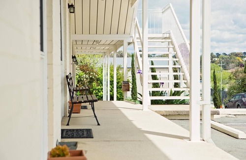 Yass Hotel | Colonial Lodge Motor Inn Yass