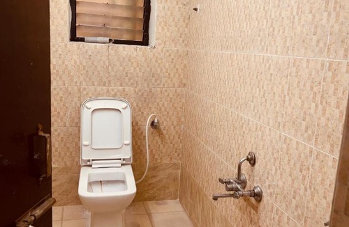Vandalur Apartment | Comfortable 3BHK apartment near Vandalur zoo