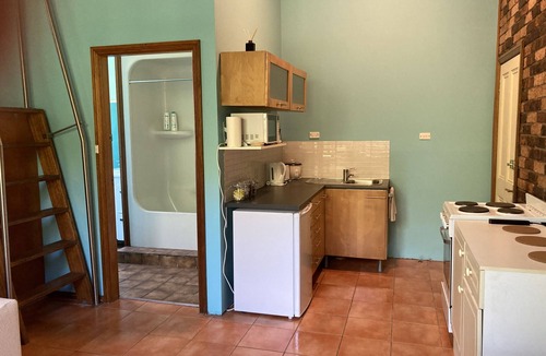 Stanwell Tops Apartment | Comfortable airconditioned apartment