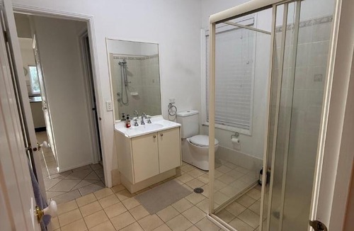Kellyville House | Comfortable Room in North kellyville