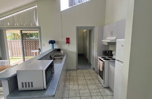 Nambucca Heads House | Comfortable Stylish Townhouse close to cafes, beach, forest & river