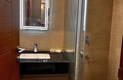 Gomti Nagar Hotel | Comfy Stays