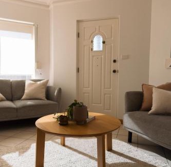 Brighton Apartment | Cool beachside apartment on Jetty Road Brighton