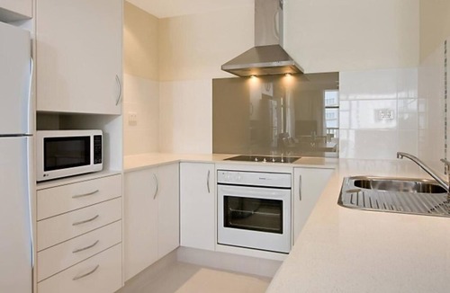 Coolangatta Resort | Coolangatta Absolute Beachfront Apart. sleep 6 avail. 26th Dec. 2026 - 9th Jan