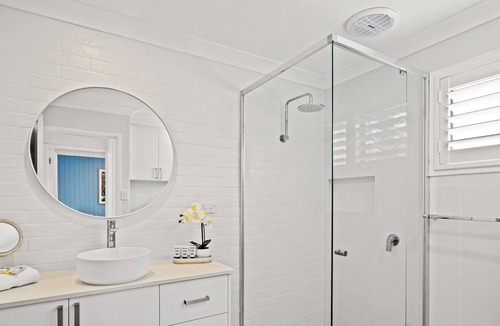 Copacabana Apartment | 'Copa Breakers' 2-Bed with Expansive Ocean Views