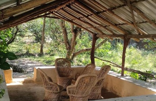 Bail Parao House | Corbett Green Orchard