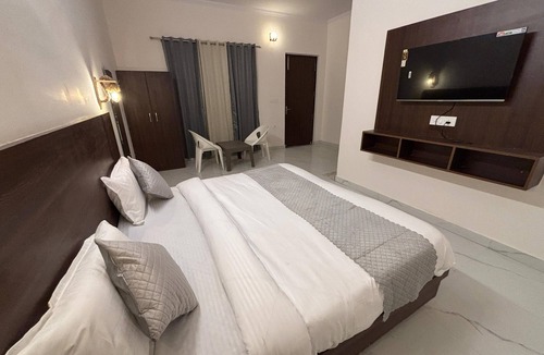 Bail Parao Hotel | Corbett The Vedant by Stay Bliss Retreat