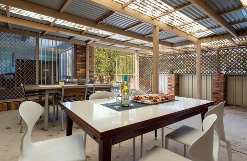 Callala Beach House | Corner Haven – just 300m to the beach