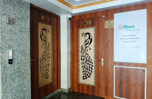 Vrindavan Hotel | Cosmos Shri Vrinda Inn