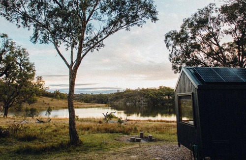 Rylstone House | Cosy Off-Grid Cabin with Lake View Pet Friendly - Nikita