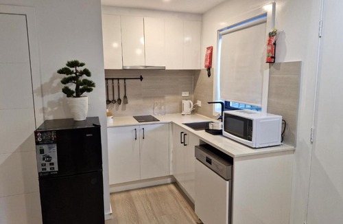 Taylor Apartment | Cosy Secure comfortable for two in Canberra