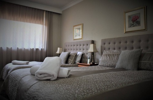 Armidale Hotel | Cotswold Gardens