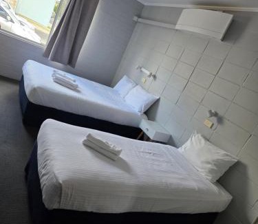 Stanthorpe Hotel | Country Club Motel