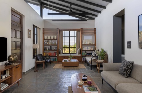 Mahiravani House | Cozy 2-bedroom farmhouse in Nashik outskirts