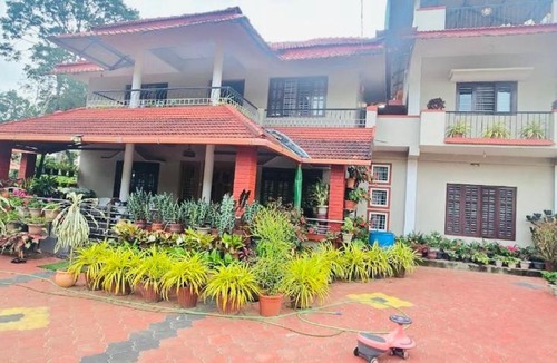 Madikeri House | Cozy Coffee Estate Homestay Coorg Madikeri