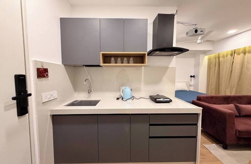 Viman Nagar Apartment | Cozy Studio near Airport/Symbiosis Work-Friendly