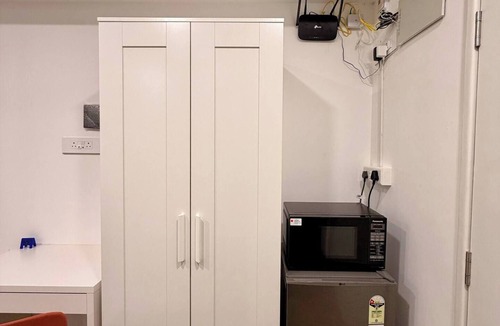 Viman Nagar Apartment | Cozy Studio near Airport/Symbiosis Work-Friendly