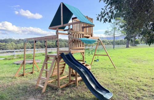 Cooranbong House | Creekside Estate Whole site 2 Cottages 7 Bedrooms