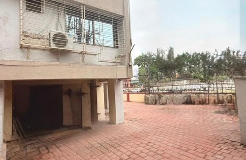 Bandra West Hotel | Crystal Luxury Hotel