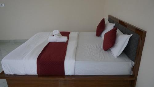 Chikkamagaluru Hotel | D D Luxury Inn