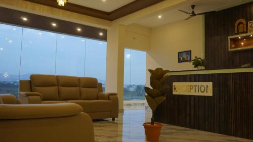 Chikkamagaluru Hotel | D D Luxury Inn